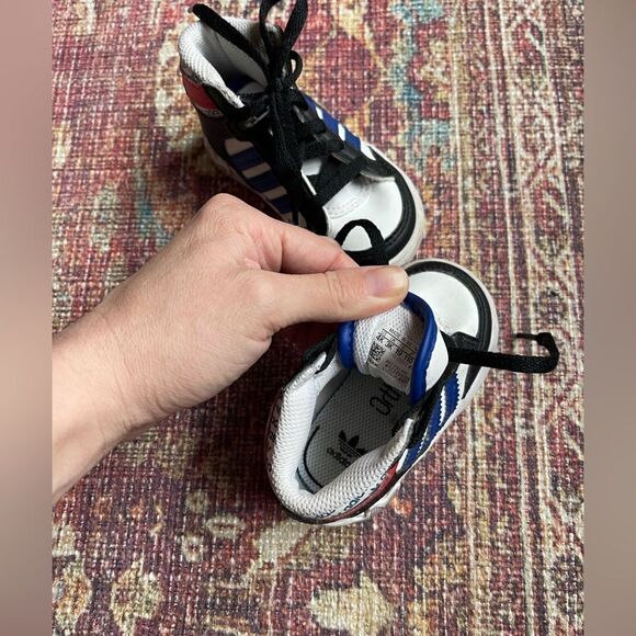 Adidas Infant boys size 4 High-Top Sneakers - Black, Blue, Red - Picture 7 of 8